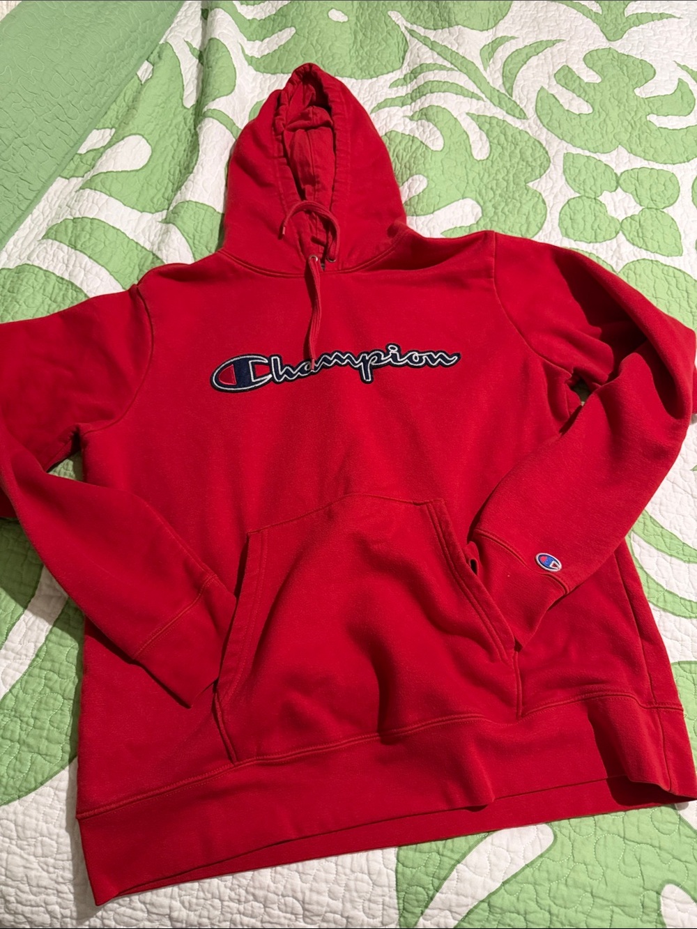 Champion Red Pullover Hoodie with Script Chest Logo size Large Excellent